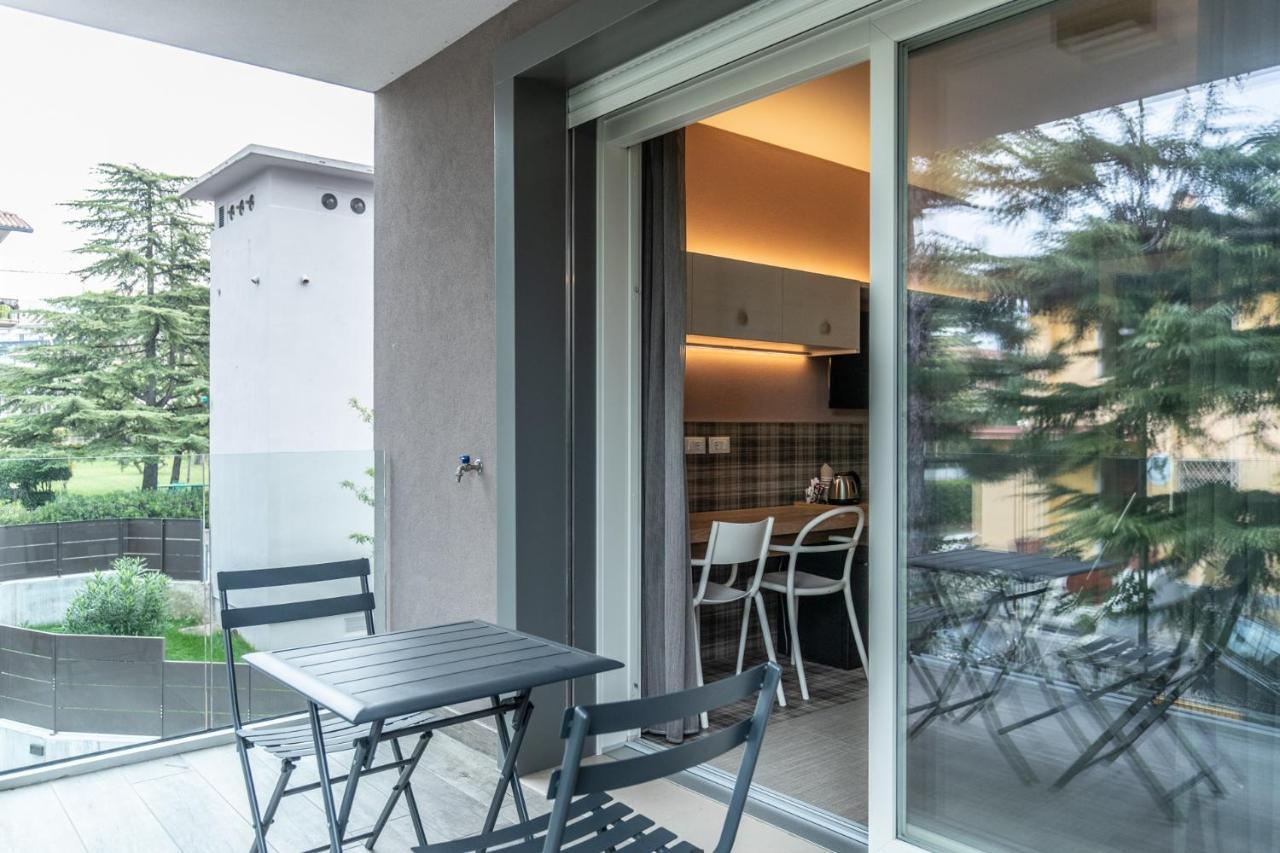 Sei Garda Apartments Peschiera del Garda Exteriör bild