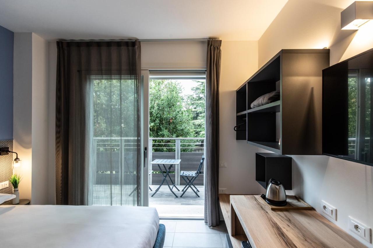 Sei Garda Apartments Peschiera del Garda Exteriör bild