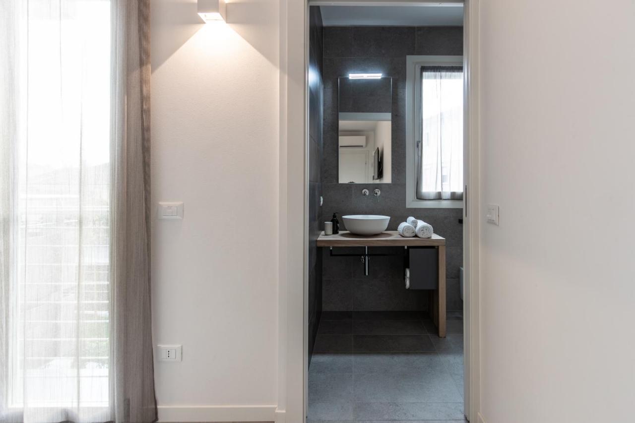 Sei Garda Apartments Peschiera del Garda Exteriör bild