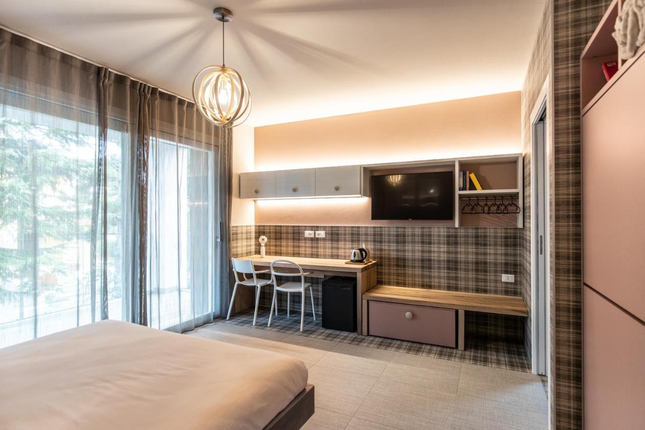 Sei Garda Apartments Peschiera del Garda Exteriör bild