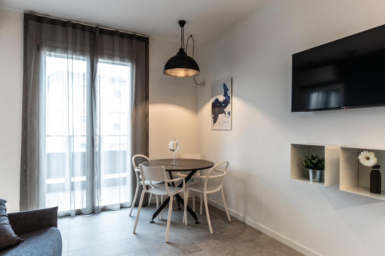 Sei Garda Apartments Peschiera del Garda Exteriör bild